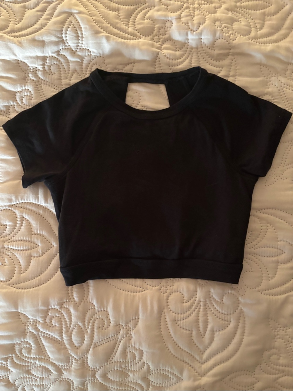 Forever 21 Black Short Sleeve Cropped Top